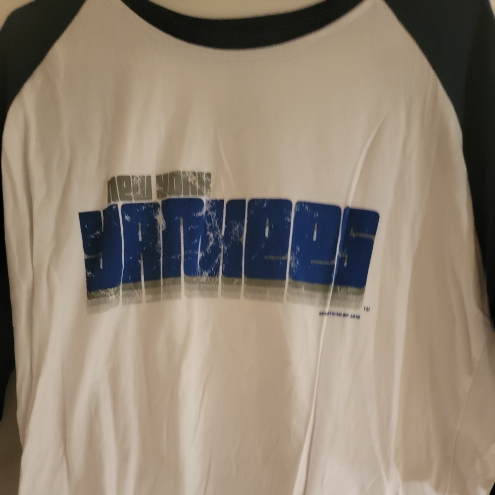 Ny Yankees baseball shortsleeve xl new no tags